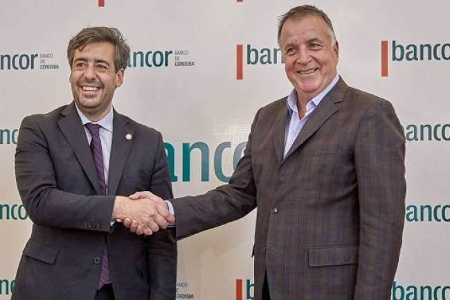 Bancor y el Colegio de Abogados firman convenio