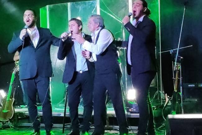 Homenaje a Sandro es un éxito, gracias a su verdadera presencia?
