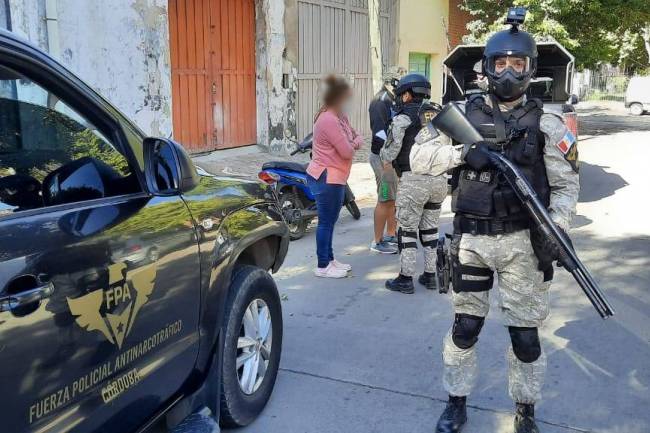 Patrullajes en los barrios de Córdoba para controlar el acatamiento de la cuarentena