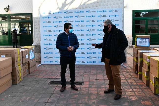 Córdoba recibió donación de material sanitario desde China