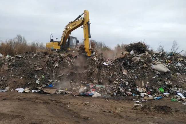 Municipio de Almafuerte en conjunto con el Gobierno provincial cierran basural 