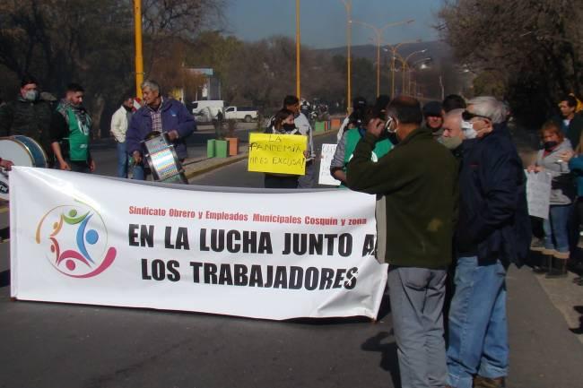 A los pies del Uritorco emerge una Capilla del Monte conmovida por la crisis