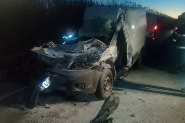 Una Fiorino  chocó a un camión… Accidente entre trabajadores en zona de Chucul