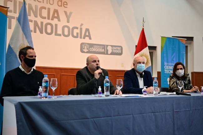 900 estudiantes buscarán soluciones innovadoras para 30 pymes