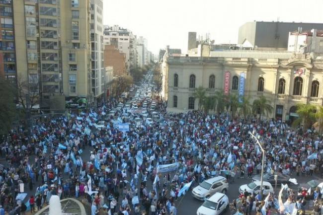 #12O: nuevo "banderazo" contra el Gobierno de Córdoba y en distintos puntos del país