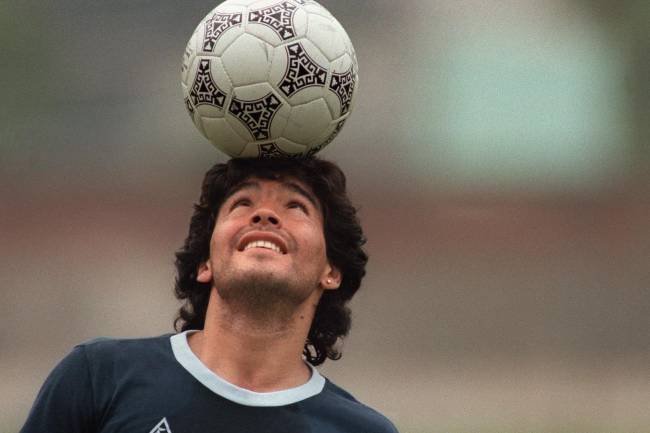 Día Nacional de la Pelota de Fútbol: ¿Maradona o Bell Ville?  