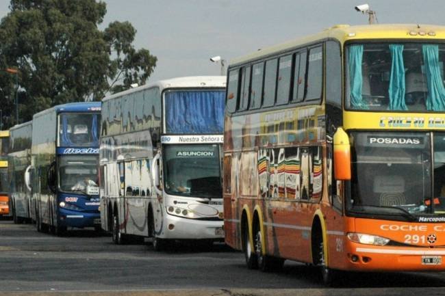 El transporte público de larga distancia sólo a personas autorizadas