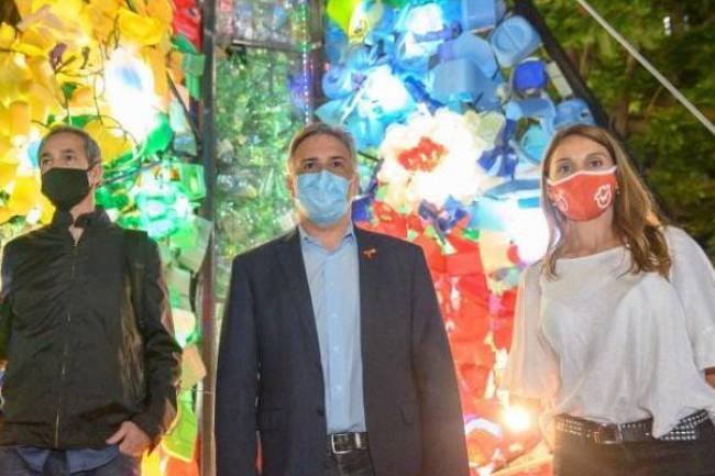 Córdoba tiene su árbol de Navidad hecho con materiales reciclados