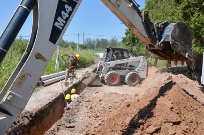 Obras en marcha: construcción de aliviadores cloacales en diversos barrios