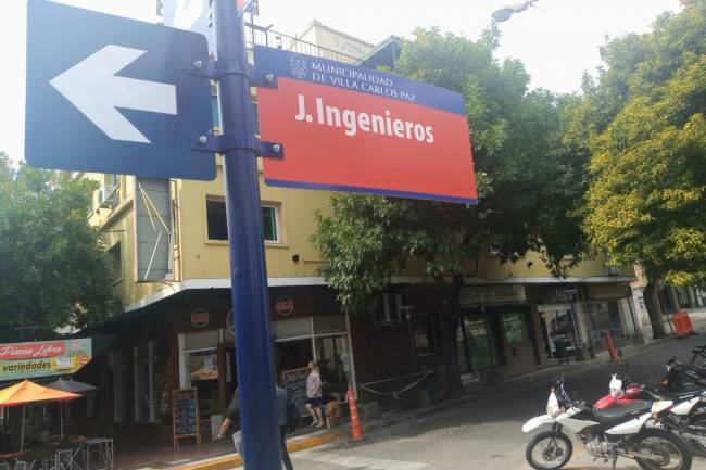 Una de las calles céntricas de Villa Carlos Paz cambia de sentido