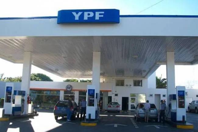 YPF anunció descuentos para personal docente de todo el país