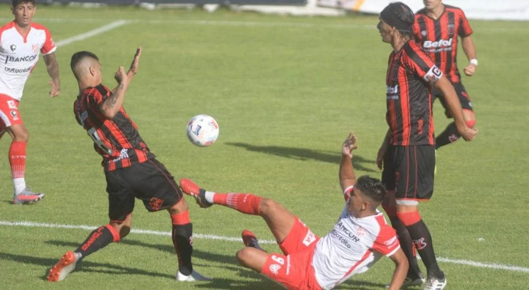 Instituto empató en su debut en la Primera Nacional 