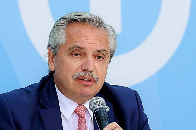 Fernández anunció que el AMBA tendrá más restricciones y regresa la educación virtual