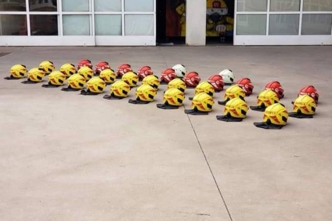 Bomberos quieren que los vacunen por considerarse personal esencial 