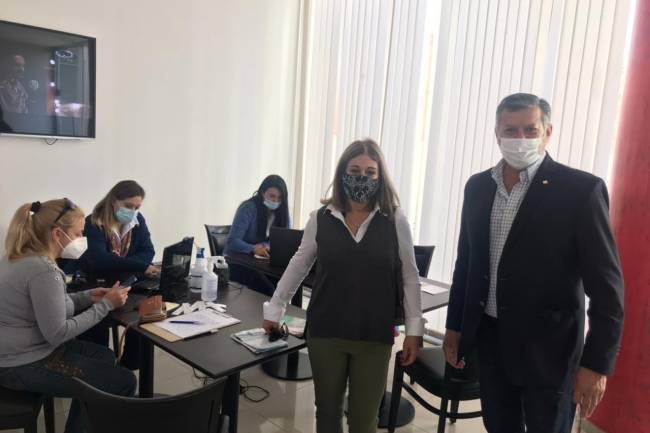 Para evitar los "médicos truchos", profesionales actualizan sus datos