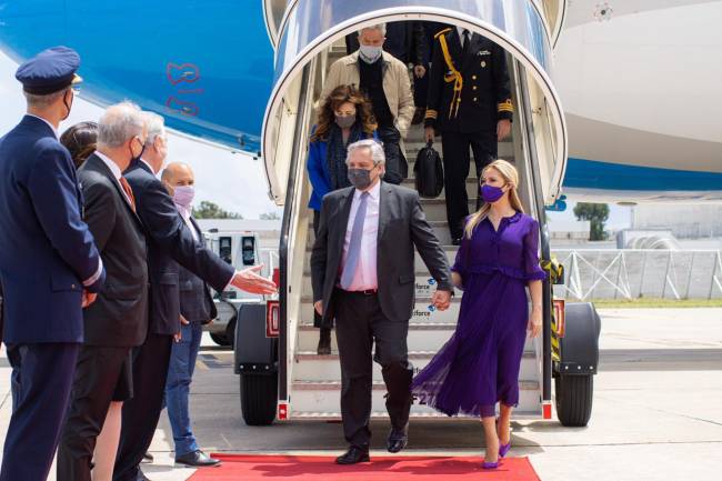 El Presidente arribó a Portugal para iniciar su gira por Europa