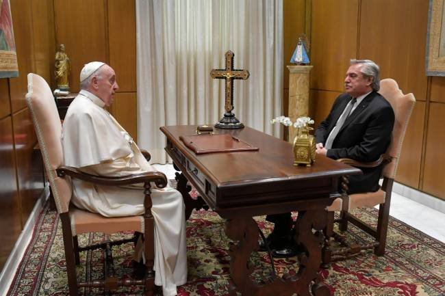 El Presidente fue recibido por el Papa Francisco en el Vaticano