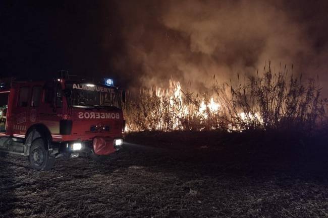 Gran incendio en un basural