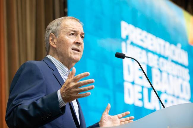 Schiaretti relanzó línea de crédito del Banco de la Gente