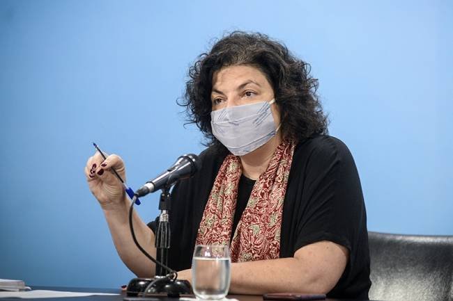Vizzoti ratificó que "se va a completar el esquema de vacunación" con las dos dosis