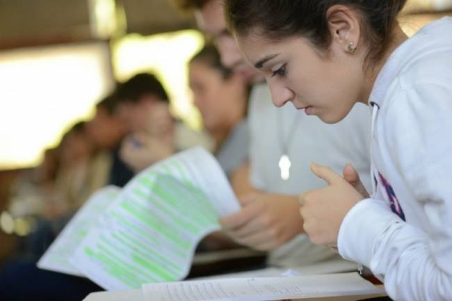 Invitan a los jóvenes a terminar los estudios secundarios