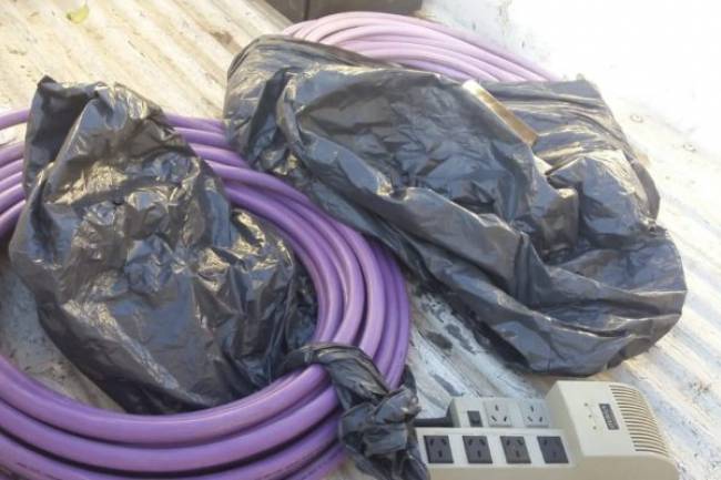 Tres personas detenidas por robo de cables subterráneos