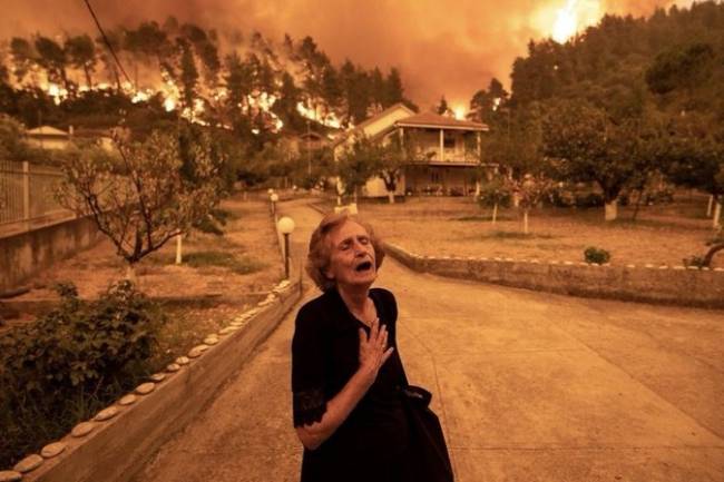 Las imágenes de los incendios de Grecia que estremecen al mundo