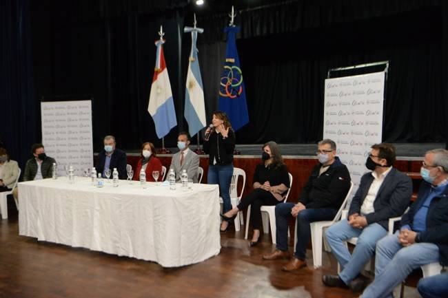 Otorgaron créditos y lotes en Rio Segundo y Oliva