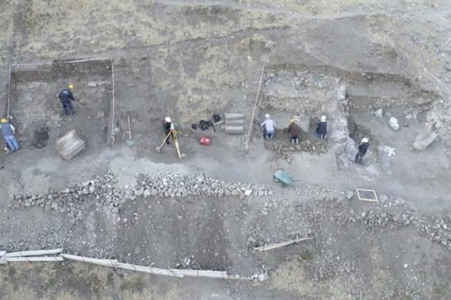 Reciente hallazgo en Turquía  de bancos especiales, en coliseo romano