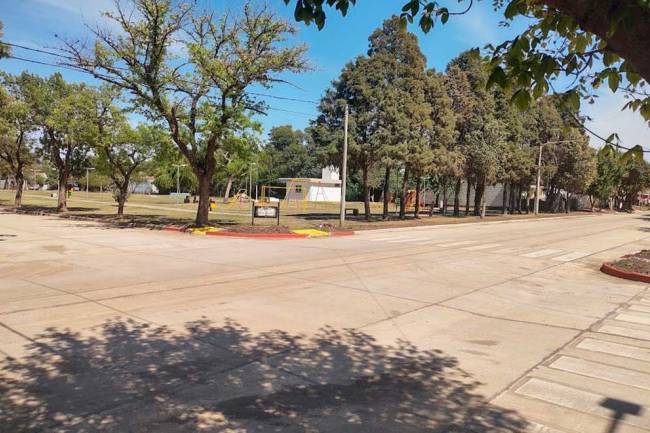 Colonia Caroya: La pavimentación de accesos a escuelas en su etapa final