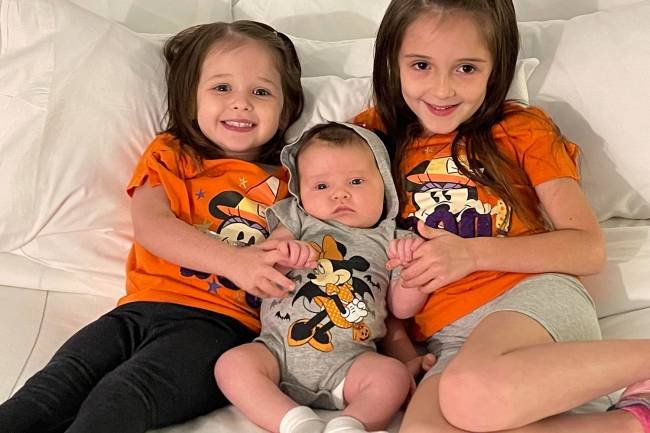 Tres hermanas comparten el mismo día de cumpleaños
