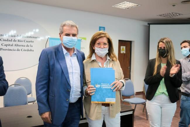 Entregaron más de 5 millones de pesos para fomentar el desarrollo agropecuario