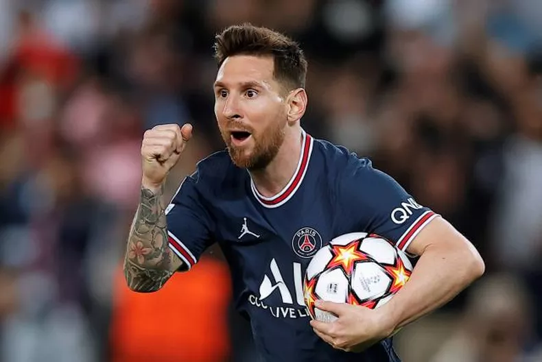 Lionel Messi superó el Covid y vuelve a Francia