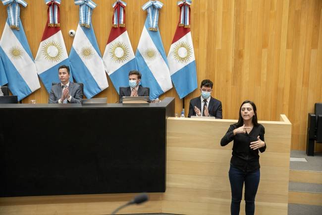 Legislatura Provincial: Las transmisiones de las sesiones serán traducidas a la Lengua de Señas