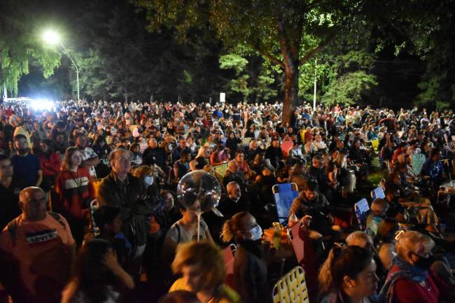 Más de 10 mil personas estuvieron presentes en el Festival del Rio y la Luna