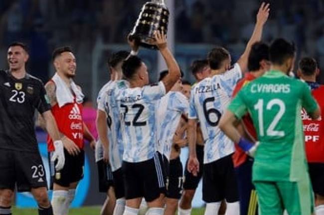 La selección ARGENTINA, le dio más color al Mario Alberto Kempes