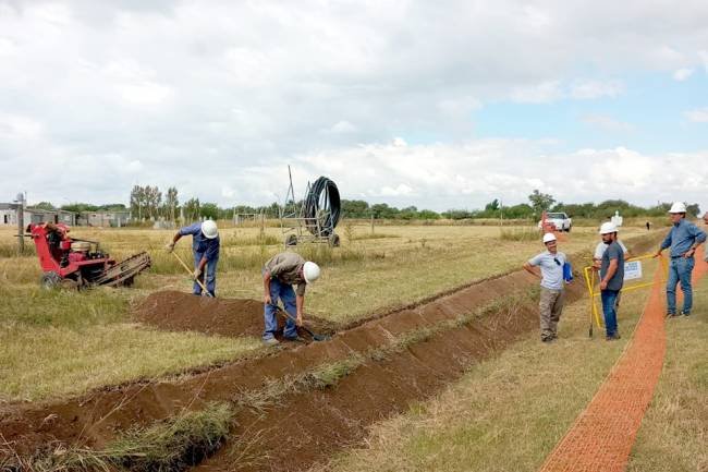 En Alicia, comenzó la obra de provisión de agua potable