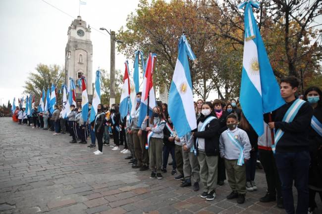 Alta Gracia celebró el Día de la Patria con un gran desfile 