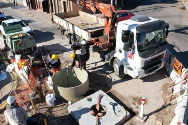Habilitan el nuevo aliviador cloacal de Villa Páez y Alberdi