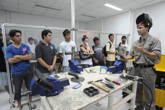 En Argentina, se afianzan  cada vez más los programas gratuitos de formación en oficios 
