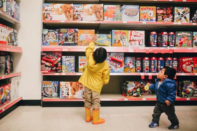 Juguetes, indumentaria y tecnología son los favoritos para regalar en el Día de las Infancias