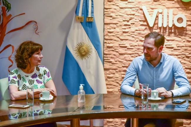 Martín Gill recibió a la secretaria de Municipios de Chaco