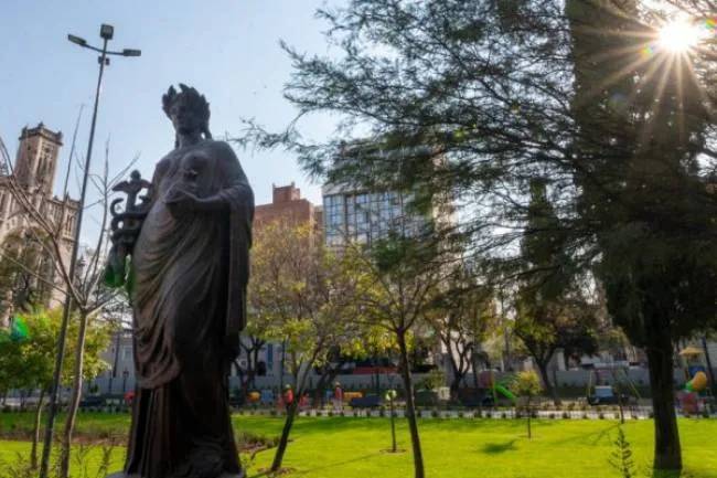 Plaza Colón: Sus orígenes y sus vínculos con Venecia y la Torre Eiffel