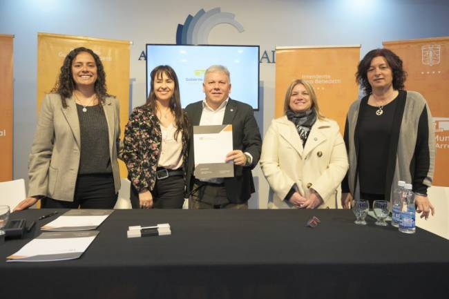 Arroyito: El Intendente Benedetti firmó un convenio con la Universidad Provincial de Córdoba