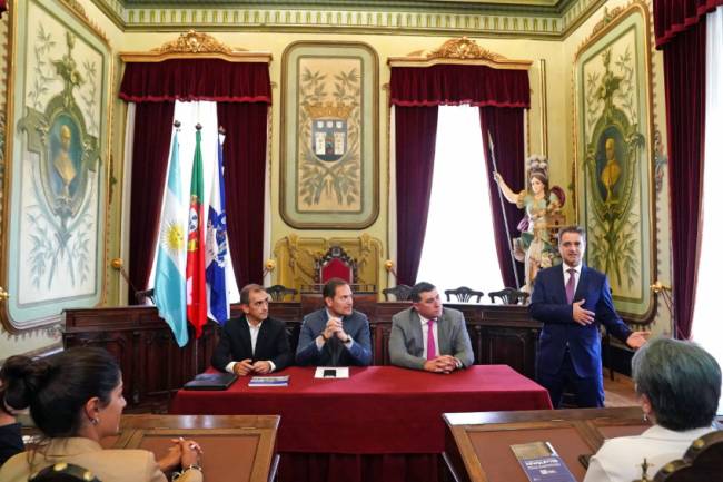 Martín Gill junto a otros funcionarios villamarienses continuan la agenda de trabajo en Portugal