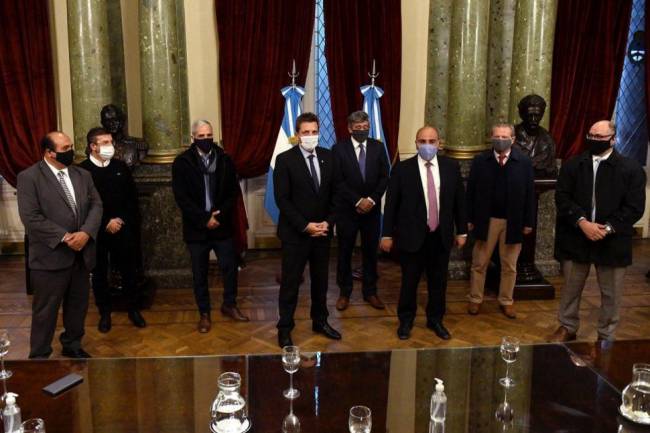¿Qué sucede en la Argentina? ¿Hay insensibilidad en los políticos ante una población "remendada"?