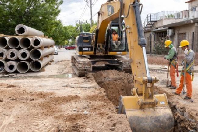 En la zona suroeste de la ciudad, ya se encuentra en su etapa final la obra de colectores cloacales