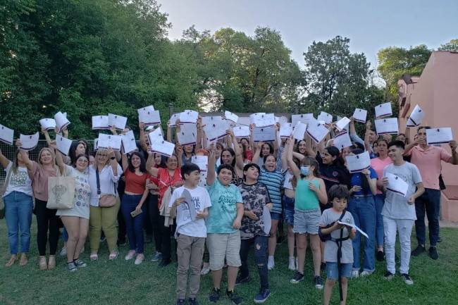 Más de 200 estudiantes terminaros los cursos y talleres de la Universidad Popular