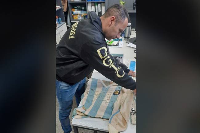 Recuperaron cuatro camisetas de la Selección usadas por Caniggia