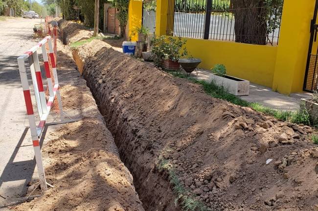 En barrio Mendiolaza Golf, se puso en marcha la obra de gas natural